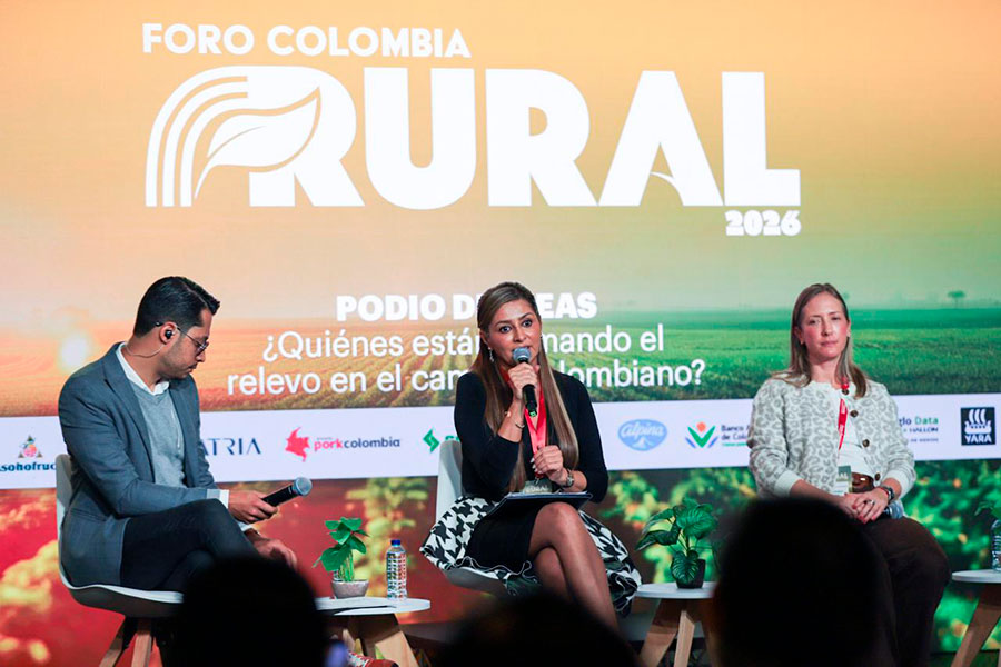 SinEditarWeb's tweet photo. #NoticiasPositivas La gobernadora del Tolima, Adriana Magali Matiz, participó en el Foro Colombia Rural 2026 de la Revista Semana, donde presentó los logros de la Escuela Regional del Café del Tolima. https://t.co/HhnYMusG5p https://t.co/epVBET8FnI