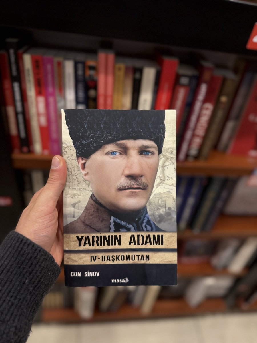 SalihAygnn's tweet image. Öyle bir lider düşünün ki, hakkında bildiğiniz binlerce sayfaya rağmen karşınıza her an yeni bir fikir, yeni bir anı çıkıyor. Ve siz o bilgiyi de ruhunuza katmadan duramıyorsunuz. Bilmek yetmiyor; Onu her gün yeniden keşfetmek, bitmek bilmeyen bir aşk gibi... #atatürk