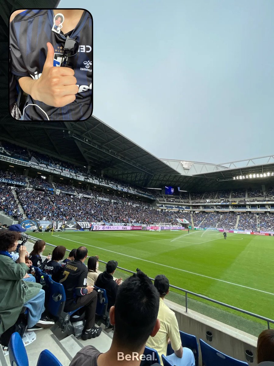 そら tweet media