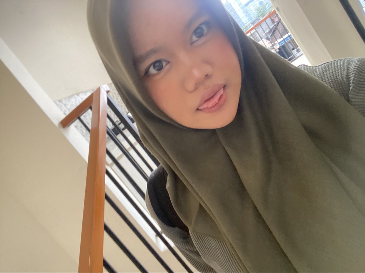 napotisme's tweet image. [QUEER FRIENDSHIP APPLICATION] 

Name: naf :D
Age: 18
Occupation: ada lah
Zodiac: capriyeah
Height: 158lolol
Hobby: ngomong sendiri
Fun fact: geli sama… kancing…? 

#queer #plsbemoots