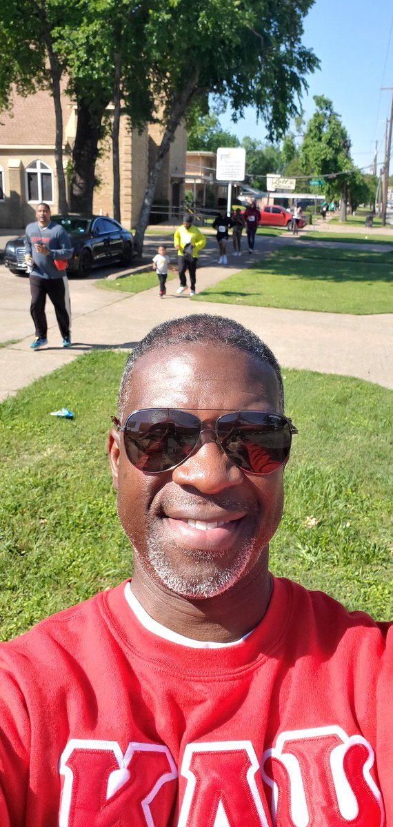 toosuave90's tweet image. The Dallas Alumni Chapter of Kappa Alpha Psi Fraternity Inc supporting Black Men Run Wellness For Everyone this morning. #run #wellness #Dallas #community @kapsi1911 @SWProvince @fairparkdallas