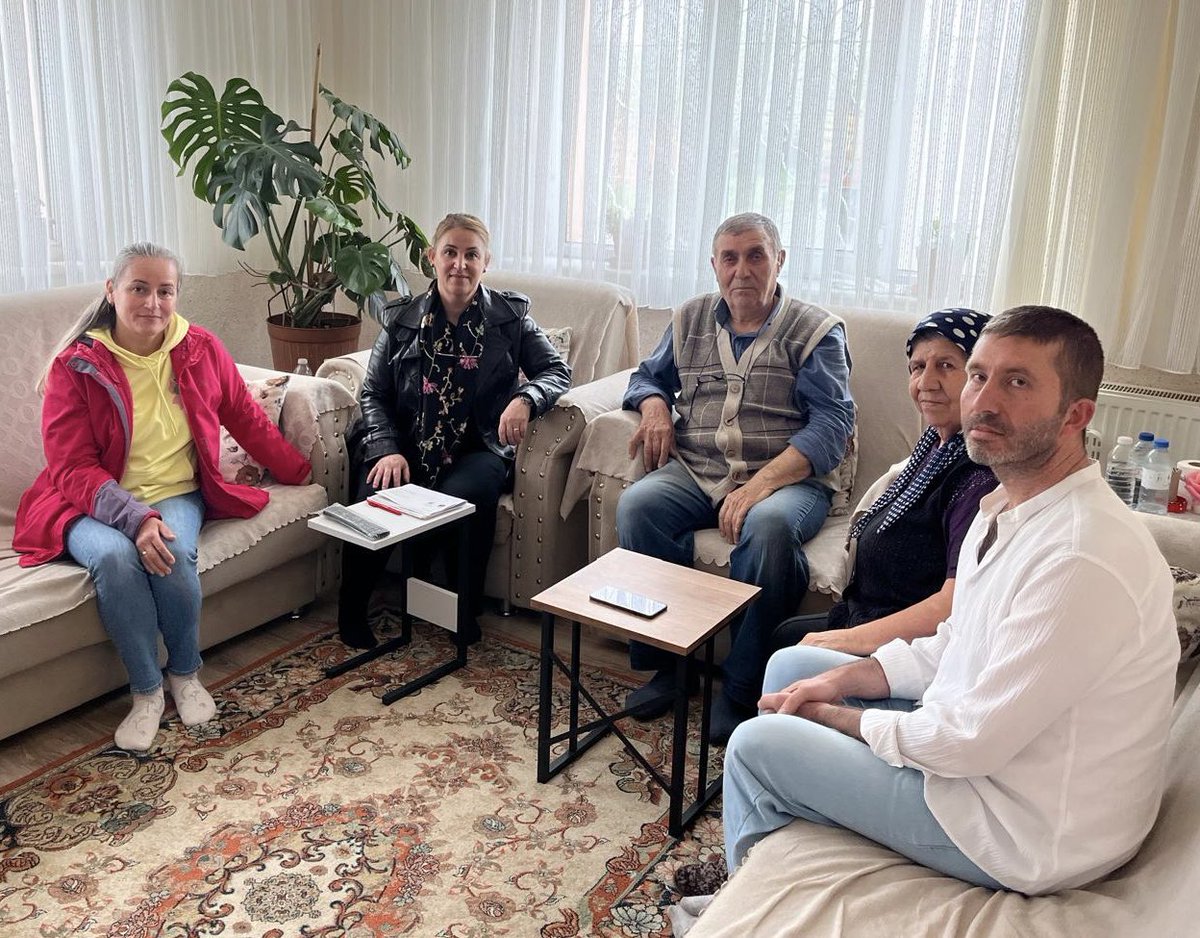 aktepebasii's tweet photo. 📍 Sazova Mahallesi

Sazova mahallemizde teşkilatımızla birlikte hane ve işyeri ziyaretlerimizi gerçekleştirdik. Kapı kapı dolaşıp her bir üyemizle sohbet ettik, çaylarını içtik, gönüllerine misafir olduk.

Samimiyetleri ve içten karşılamaları için her bir üyemize ayrı ayrı teşekkür ediyoruz.

🔸 AK Parti Seninle #Tepebaşı