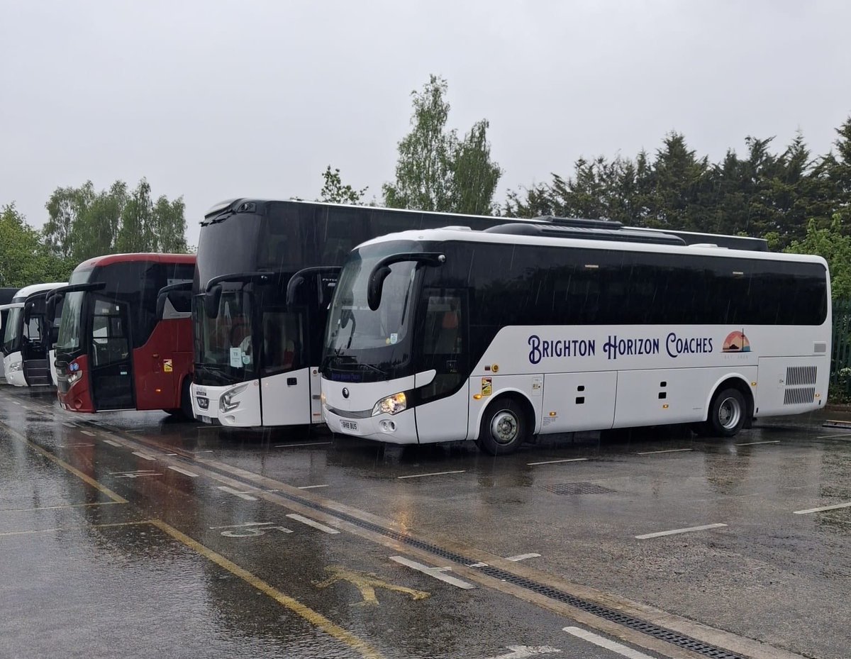 brightoncoaches's tweet image. Saturday afternoon in a very wet Bath with our Yutong midi coach on a day trip with a language school group #brightonhorizoncoaches #bus #coach #bath
