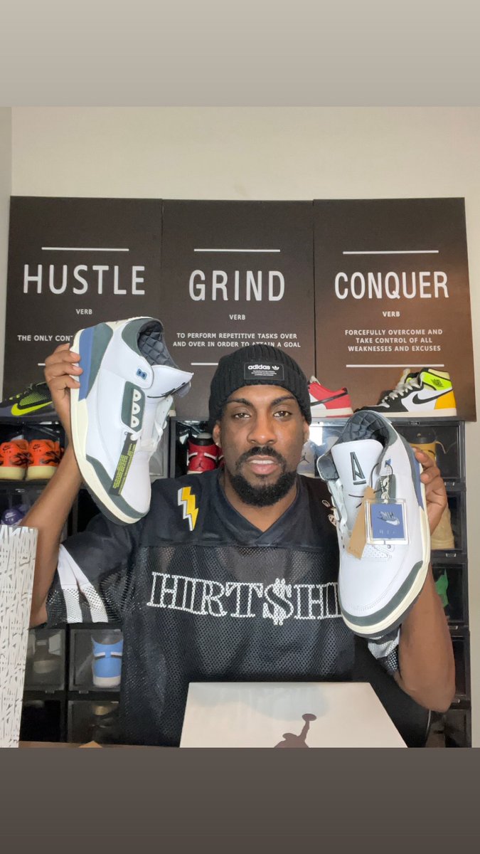 StraptownTrayD's tweet photo. Very UNDERRATED drop from @maniere_usa and @Jumpman23 check out my review on @YouTube 🎥 https://t.co/2z4flGQQzX 👟 #AMaManiere #Youtube #TrayD #Sneakers 🔥 https://t.co/smeRhknYfZ