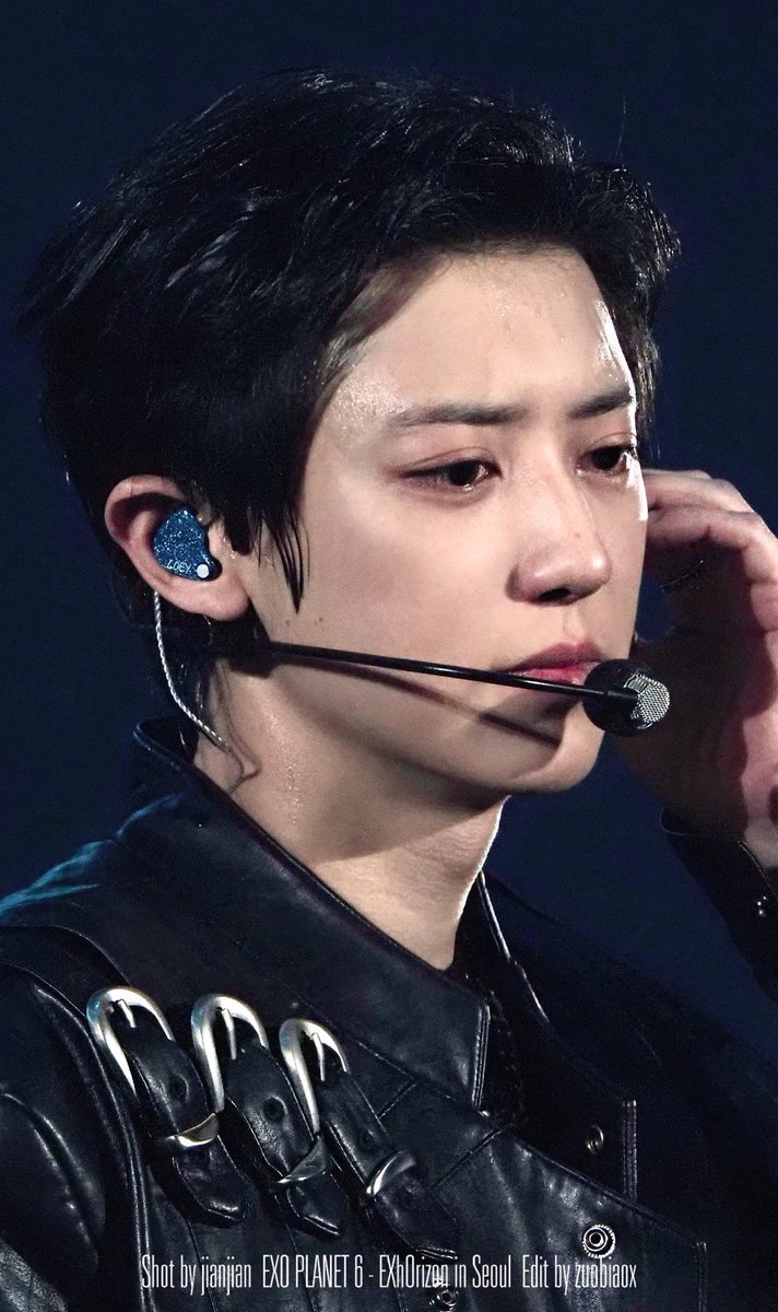 exolclub_'s tweet photo. living having this perfect face is sooo sick like oh my godfwgwmgl?!!@?"? https://t.co/dIvfdW6Dmr
