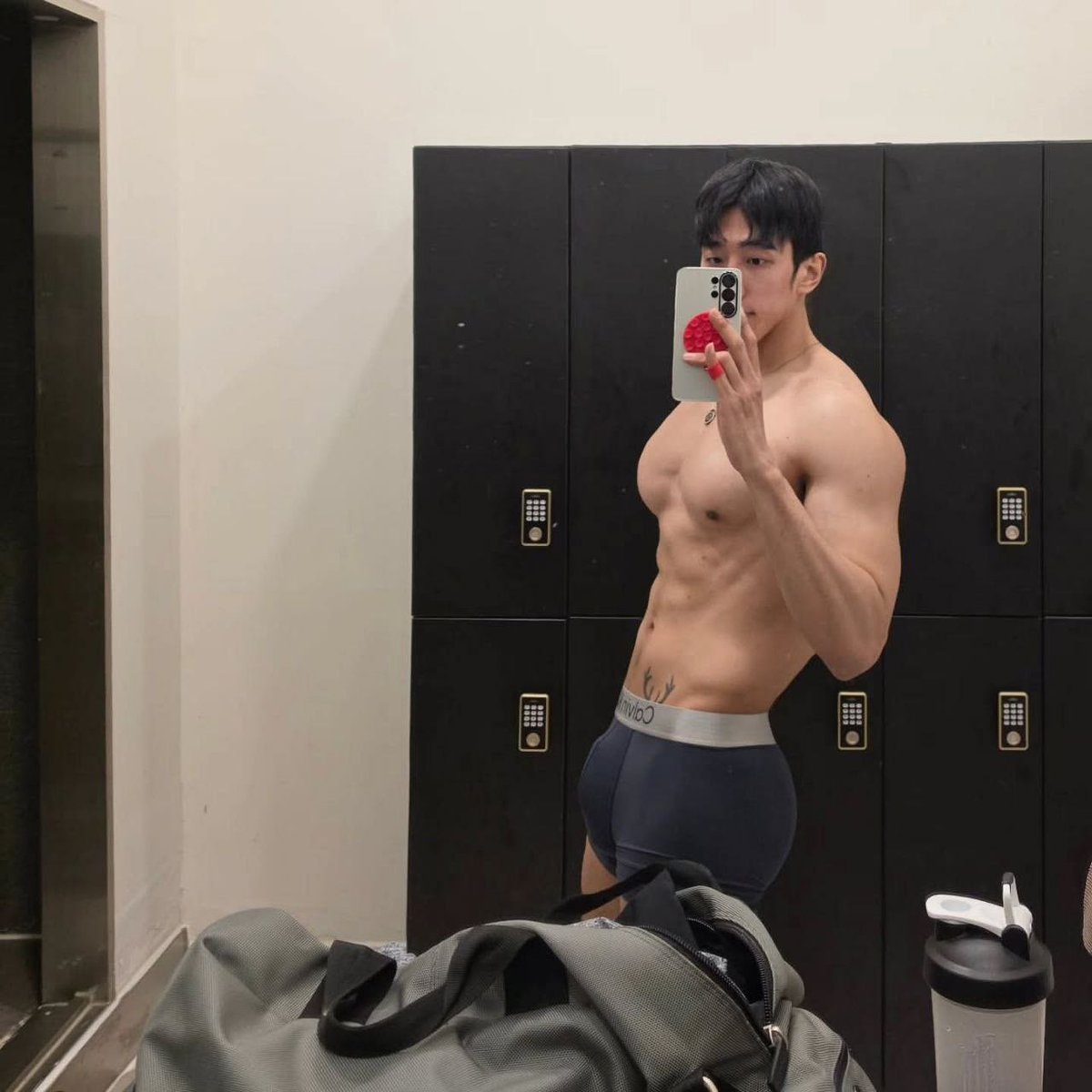 緊身收集者 tweet media