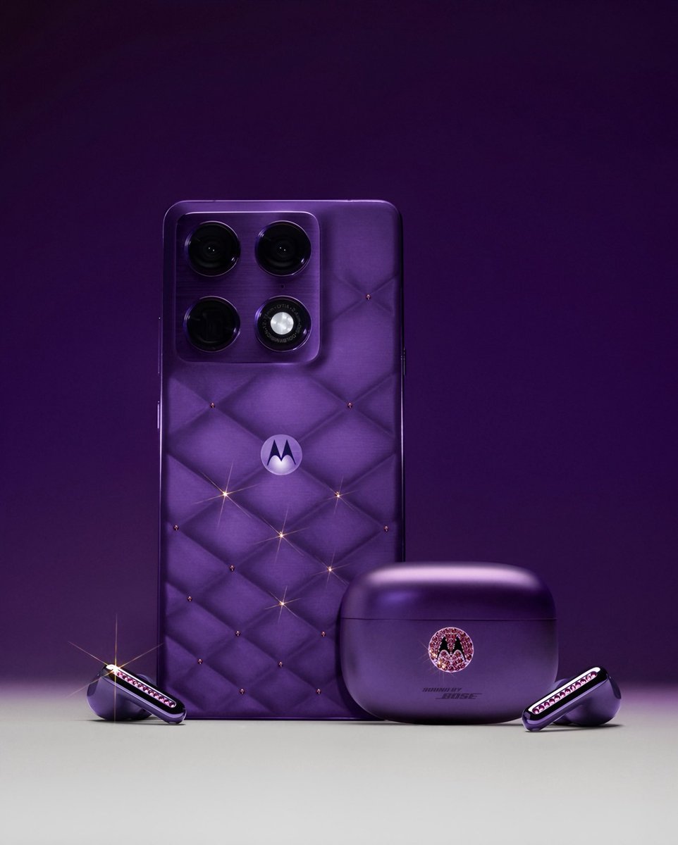 MikyAncona's tweet image. Quando la tecnologia incontra il lusso nasce qualcosa di unico ✨
La Brilliant Collection di Motorola x Swarovski è pura eleganza  @Moto @MotorolaITA 
Scopri di più su mikyancona.com 🚀
#Motorola #Swarovski #LuxuryTech #TechDesign #MikyAncona