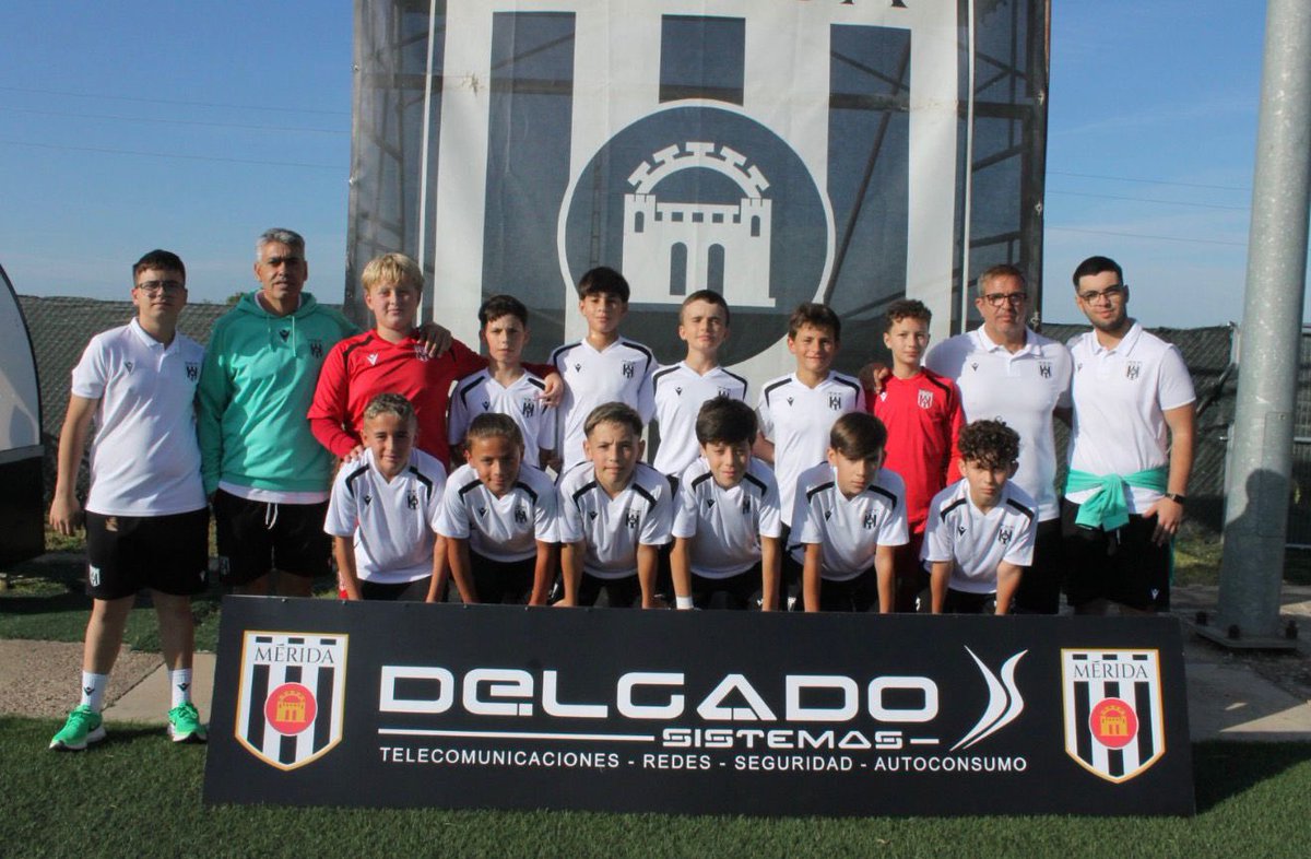 Academia_Merida's tweet photo. 🏆 𝐕 𝐌𝐞́𝐫𝐢𝐝𝐚 𝐂𝐮𝐩 

🤜🏼 AD Mérida 🤛🏼 

⚔️ Nuestros romanos 🛡️ https://t.co/XVwfWIxpfk