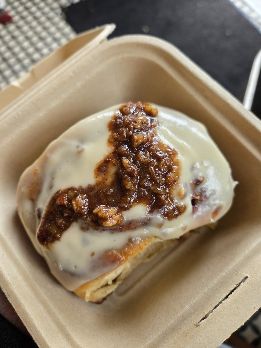 i_stephie's tweet image. Matcha and cinnamon roll. Branch Line, Santa Rosa, CA. #foodie