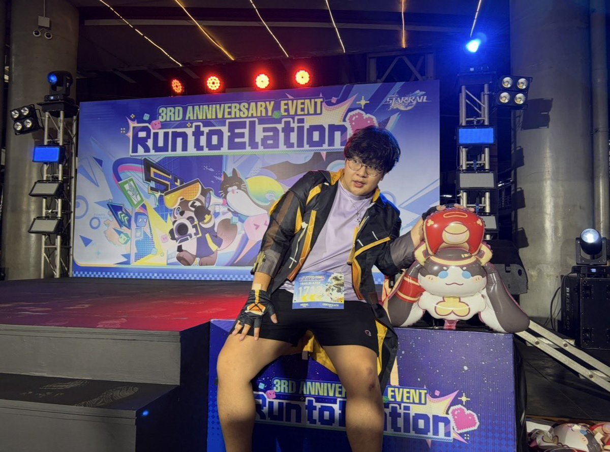 natharasho's tweet photo. what’s up chat who at the star rail fun run rn LMAOOO #RunToElation https://t.co/ht65n2XaAm
