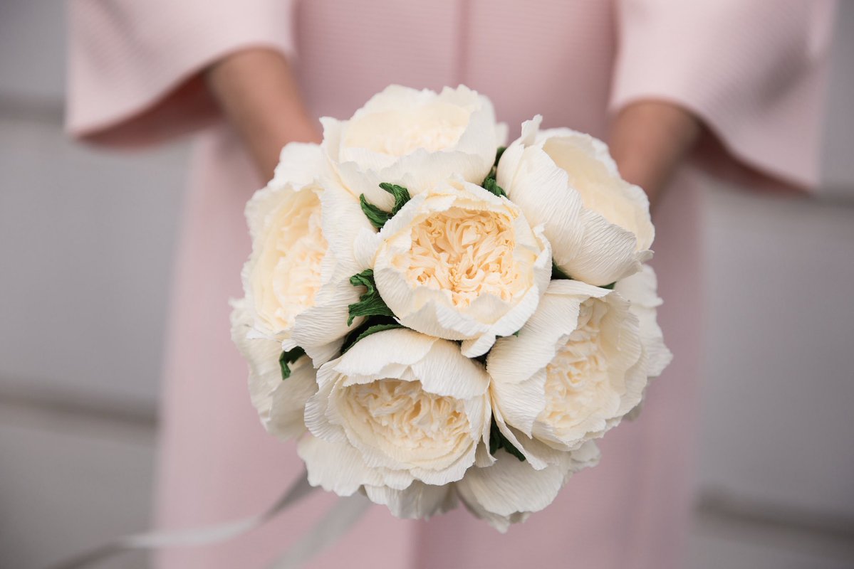 hannahlarkin's tweet image. Incredible paper flowers for a beautiful London elopement
🤍
Paper flowers Beata Zmuda
As featured on @LoveMyDressBlog 
🤍
#paperflowers #bridalbouquet #weddingbouquet
