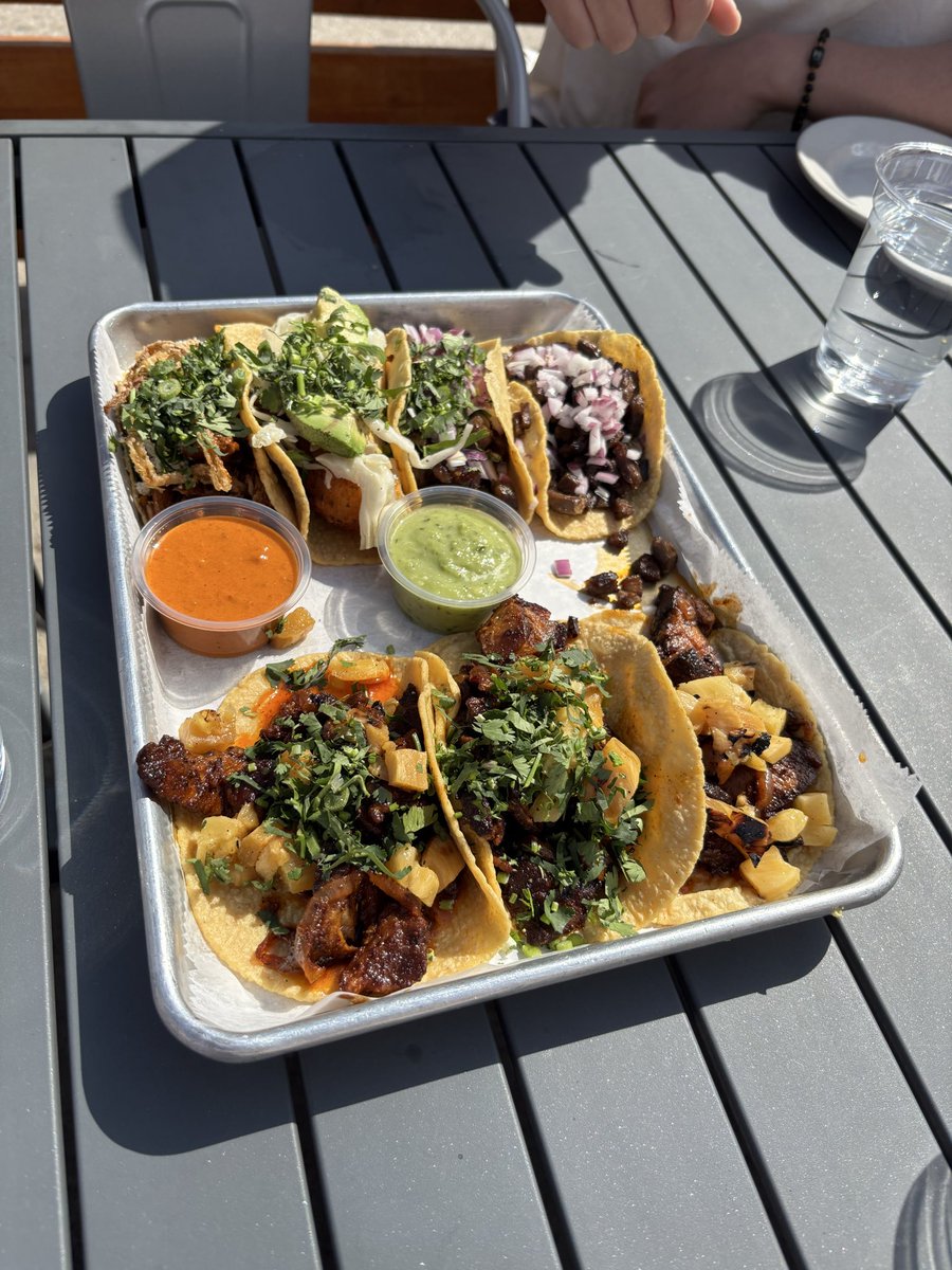 wyatt__harrell's tweet photo. Taco Tweet #20 La Vaca, Pilsen Neighborhood- Chicago, IL - 9.2/10. Authentic mexican neighborhood, expected to be blown away and was. As usual, order the Al Pastor https://t.co/n5FfJ16w0f