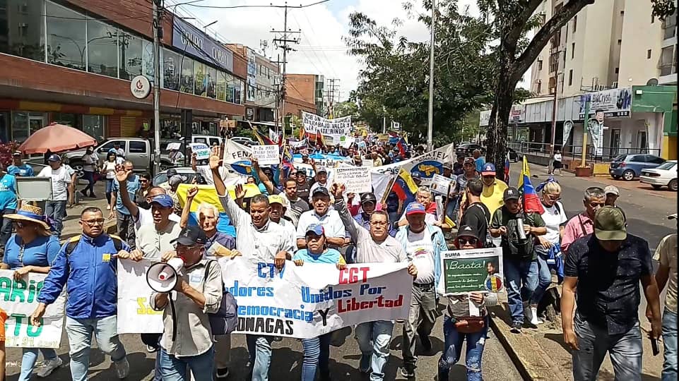 AproupelM's tweet photo. #02Mayo | APROUPEL -MATURÍN.

Ayer, 1°  de Mayo Día Internacional del Trabajador, en  Monagas Continuaremos en las calles el tiempo sea necesario, exigiendo hasta lograr, Salario, Democracia y Libertad. @FAPUV @APUCV @_Provea 

#BonoNOesSalario https://t.co/tx12Xq45lH