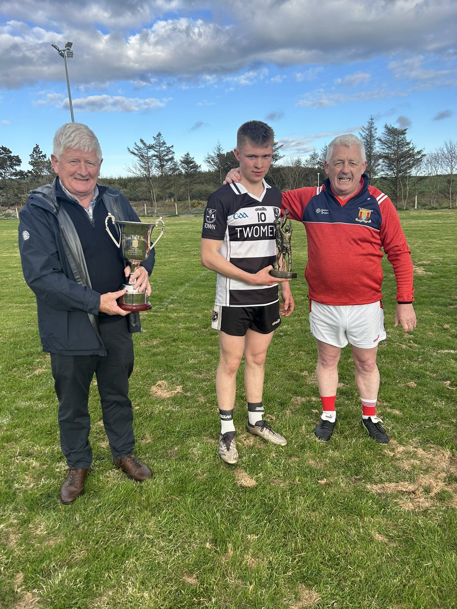 TownCTB's tweet photo. Beara Junior B tournament Final 
Castletownbere  0:19 (19)
Urhan  1:9 (12)
Castletownbere  lead by 7
Full Time
@urhanGaa @gaabeara https://t.co/5cGeuZi0p1