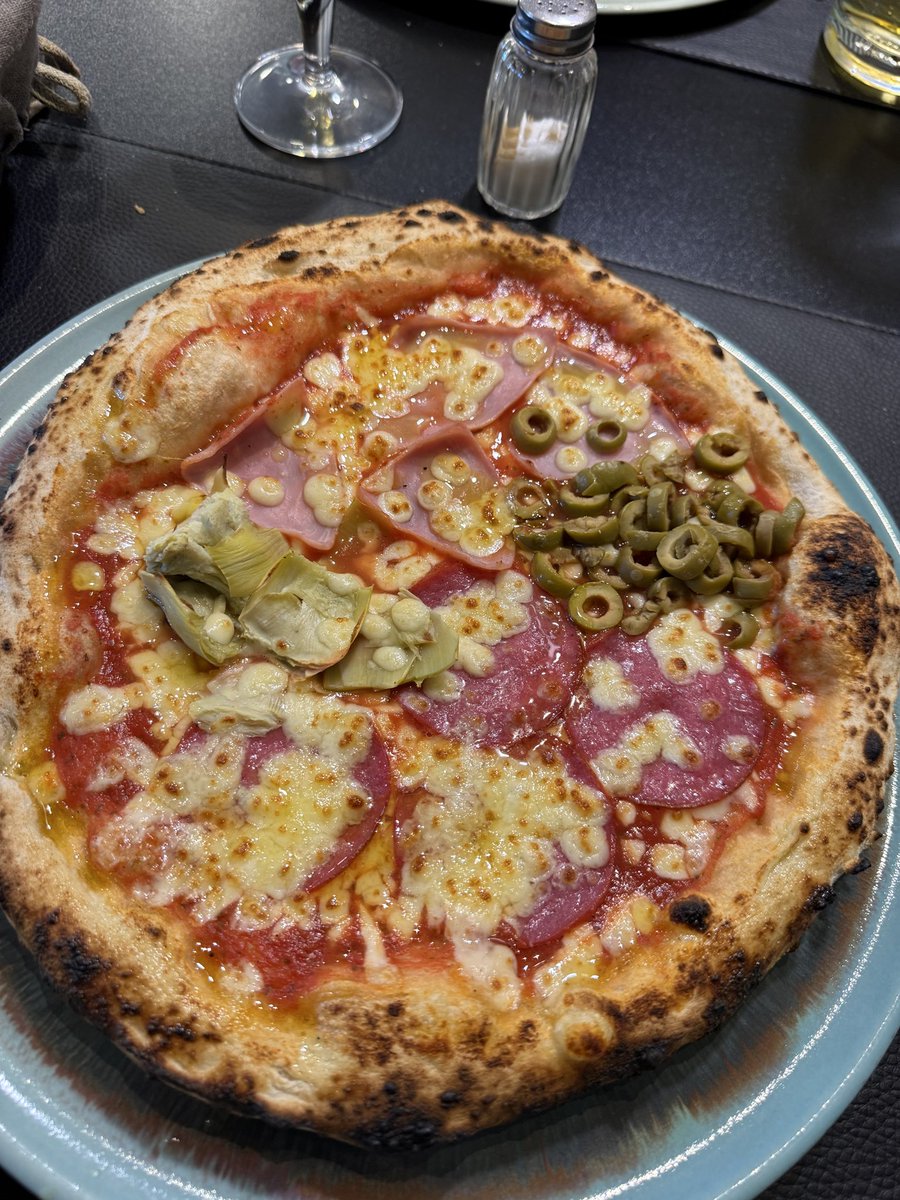 ullsn's tweet photo. today I walked ten miles and i had pizza for dinner :) https://t.co/NOCfTiwsPI