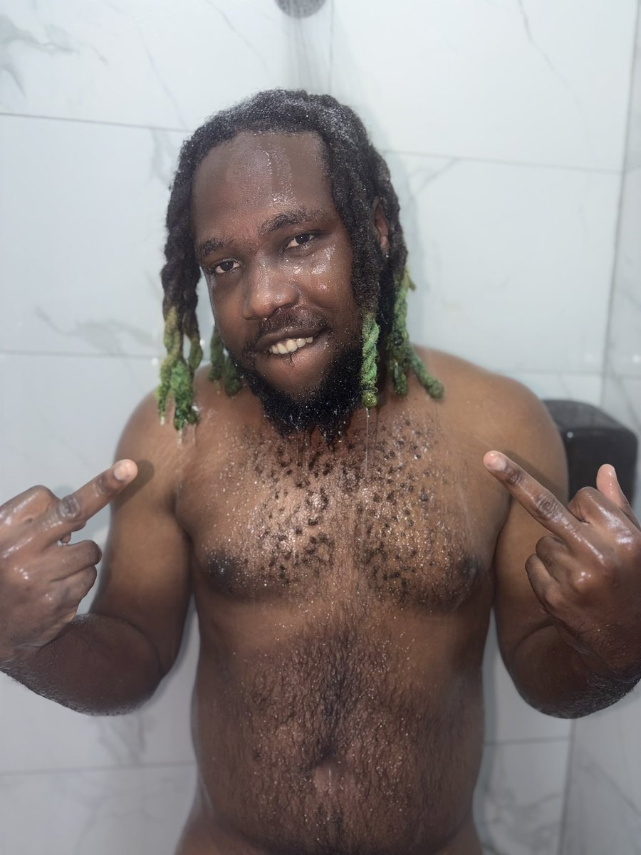 KallangVergo's tweet image. What’s a shower’s favorite type of music? Heavy mist-al. 🚿 

#fyp #shower #bathroom #naked #jamaican