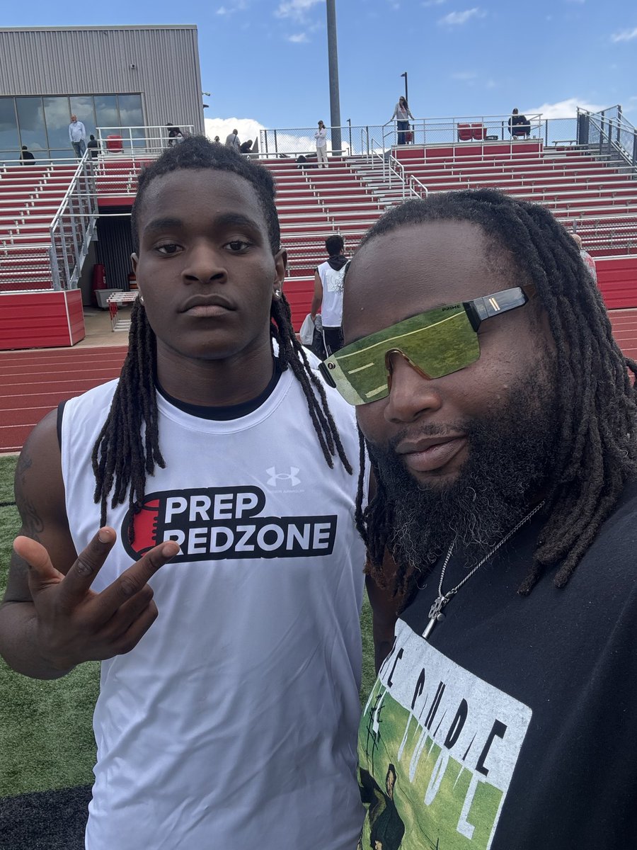 CoachEllis55's tweet photo. Had to come see my guys show out at the @PrepRedzoneAR @JWalter2027 @Demarion55Cobbs @CJohnson2027 @c2de2n #OLP #3Es https://t.co/rwSdBzktFd