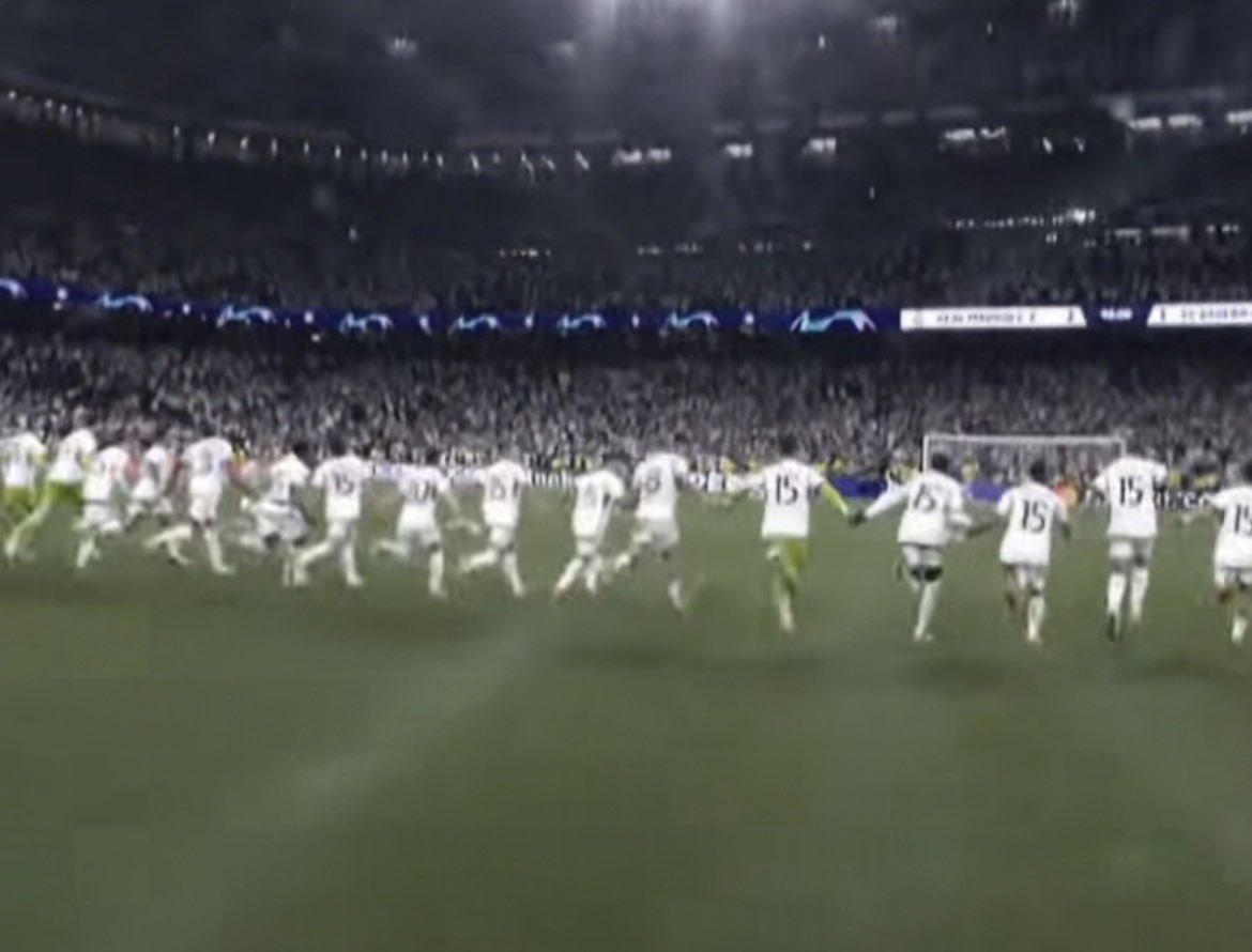 Thosk0's tweet photo. Félicitations au réal pour la liga on rappelle qu’il était déjà champion depuis octobre https://t.co/kvMGvUeOr5
