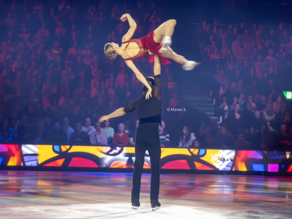 demtuppesseine's tweet image. Art on Ice 2026 - Minerva Fabienne Hase and Nikita Volodin #FigureSkating #ArtonIce #MinervaFabienneHase #NikitaVolodin #Miniki