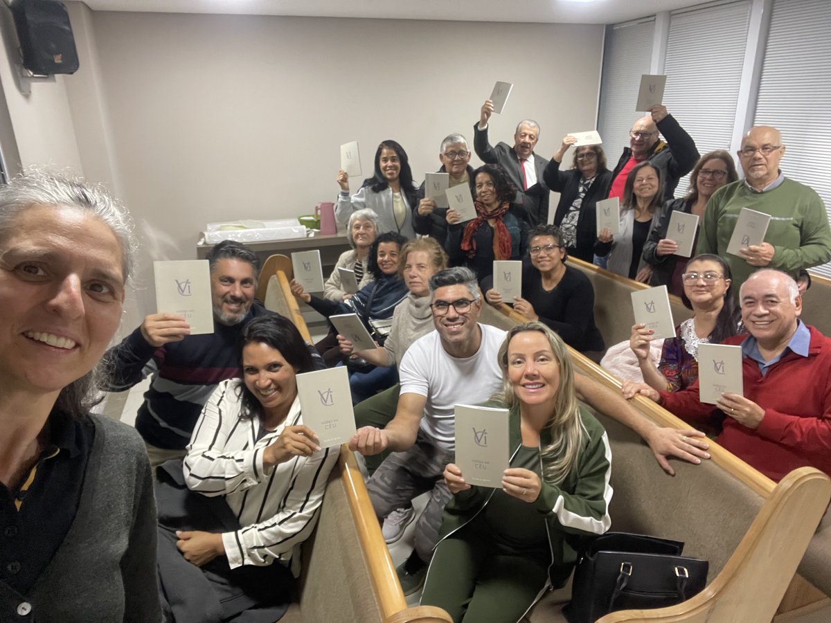 Estudando hoje a tarde o livro Visões do Céu hoje a tarde na igreja do Capão Da Imbuia!
