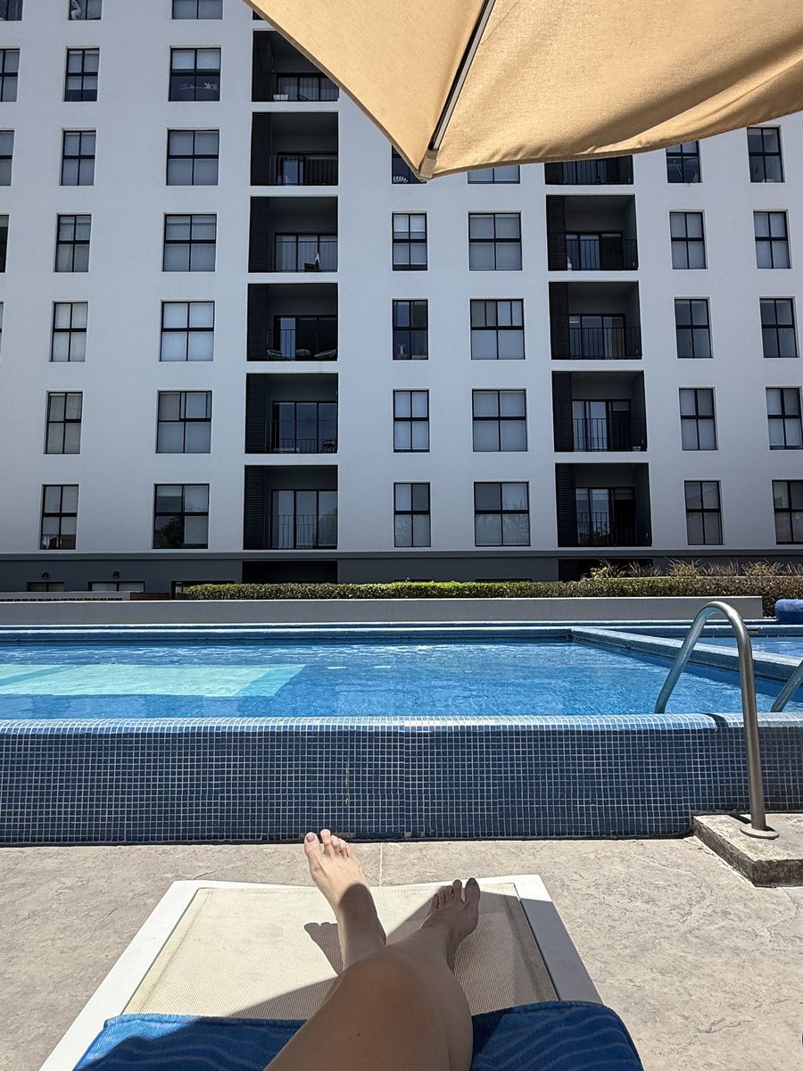 Sábado.