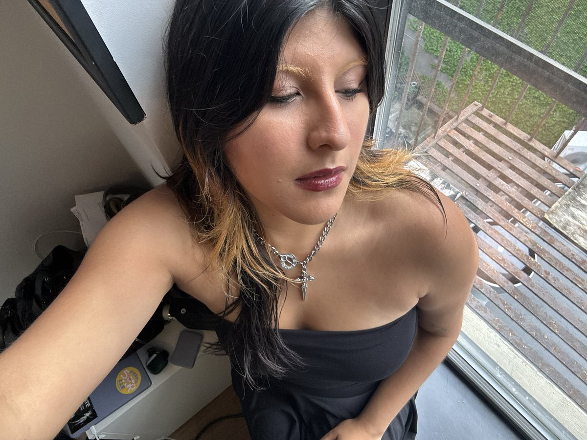 vanesa tweet media