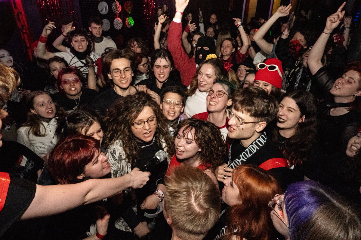 TØP PARTY tweet media