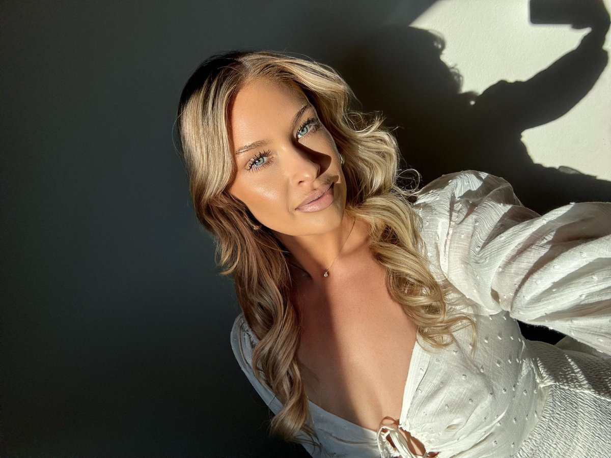 _emmaelizabeth's tweet image. Green eye girlies favorite time of day 🤣❤️#vegas