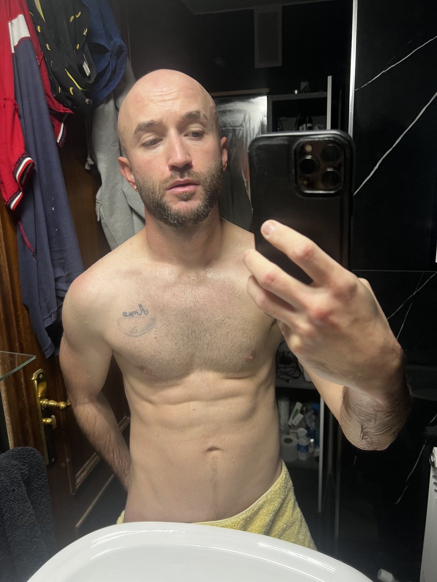 Albino Albino tweet media