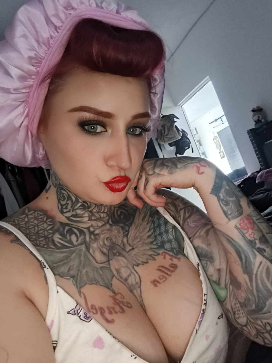 Blazed_vixen tweet media