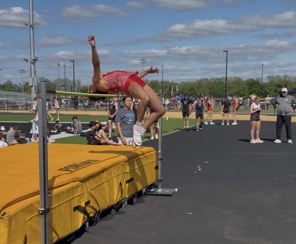 WNHS Track and Field tweet media