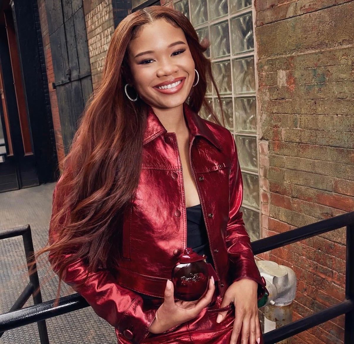 glittermagazine's tweet image. Coach spearheads Storm Reid for its newest fragrance. 🧴🍒❤️

#Coach #StormReid