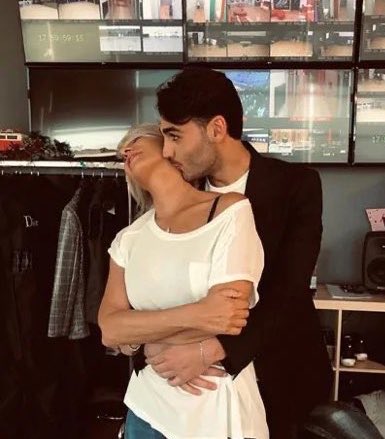 chiastra_'s tweet photo. quel filo rosso che unisce alberto urso, cricca e lorenzo salvetti
#amici25 https://t.co/wsdBW3Fd8G