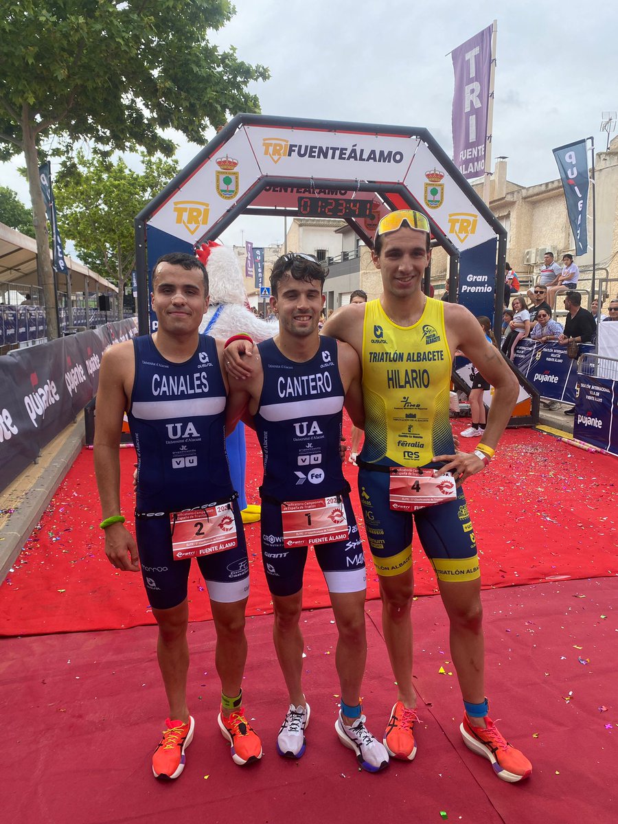 TRIATLONSP's tweet photo. 🏆 David Cantero gana el #clasificatorio del Campeonato de #España de #Triatlón en el Triatlón Internacional Villa de Fuente Álamo #SomosTriatlon
🥇David Cantero, @UAtriatlon
🥈Eloy Canales, @UAtriatlon
🥉Andrés Hilario, @trialbacete
@deportegob @fuentealamo @trimurcia https://t.co/aq6K9m8OPZ