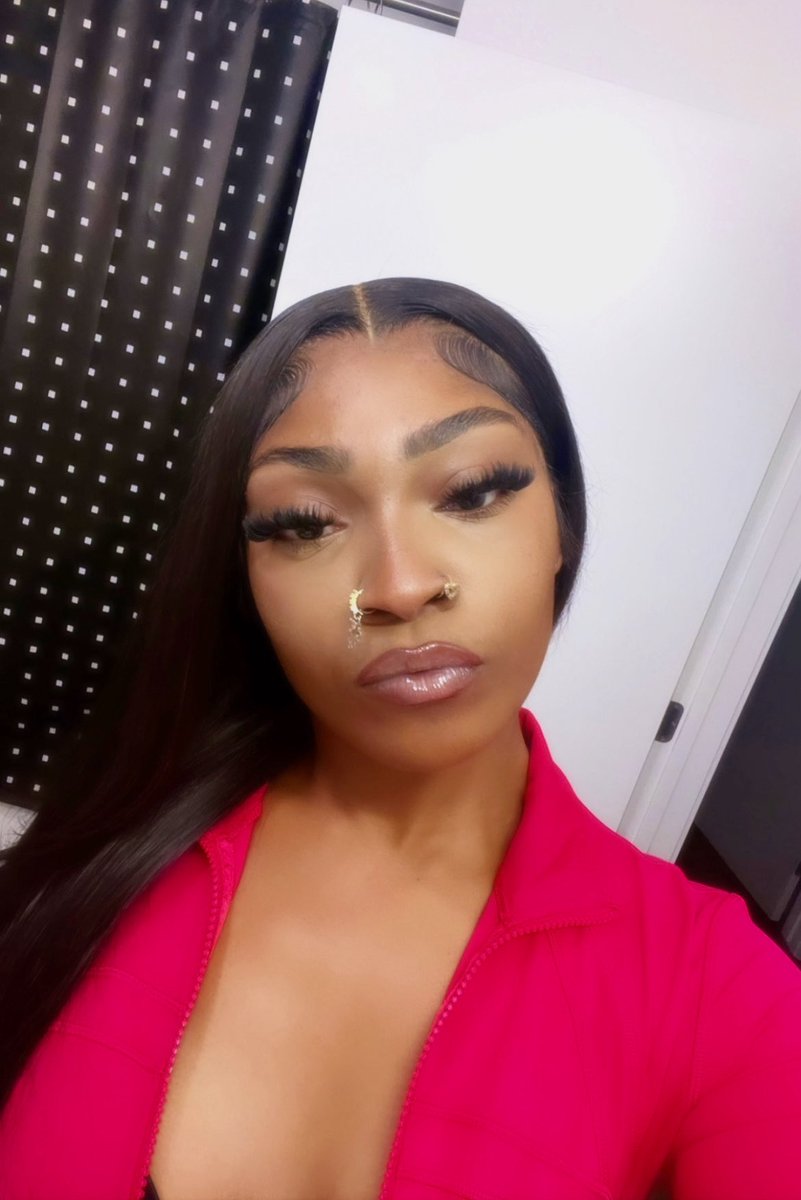 MsSexyyv's tweet photo. Yes I’m #stillsexy af 📸 https://t.co/xJOmFIxE0R