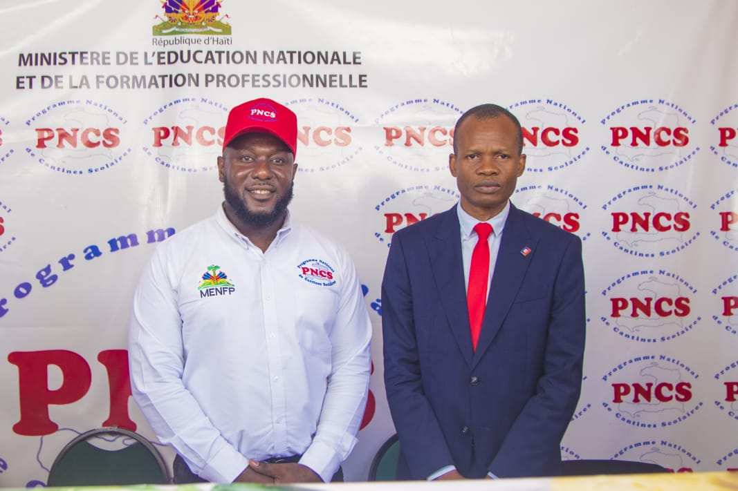 PNCSHT's tweet photo. Le Coordonnateur Lucson Philemond avec L'ingénieur-agronome Vikerson Garnier est l'actuel Directeur général de l'Office d'Assurance Accidents du Travail, Maladie et Maternité (OFATMA) en Haïti pendant la 1ère journée.@OfatmaHT @MsppOfficiel . https://t.co/j4v7QLARa0