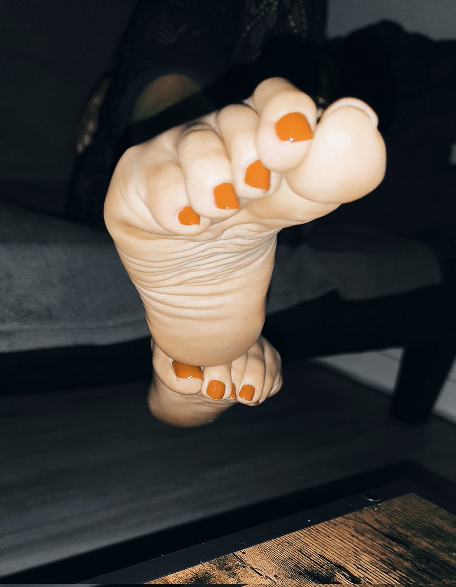 Gabyfrenchfeet tweet media