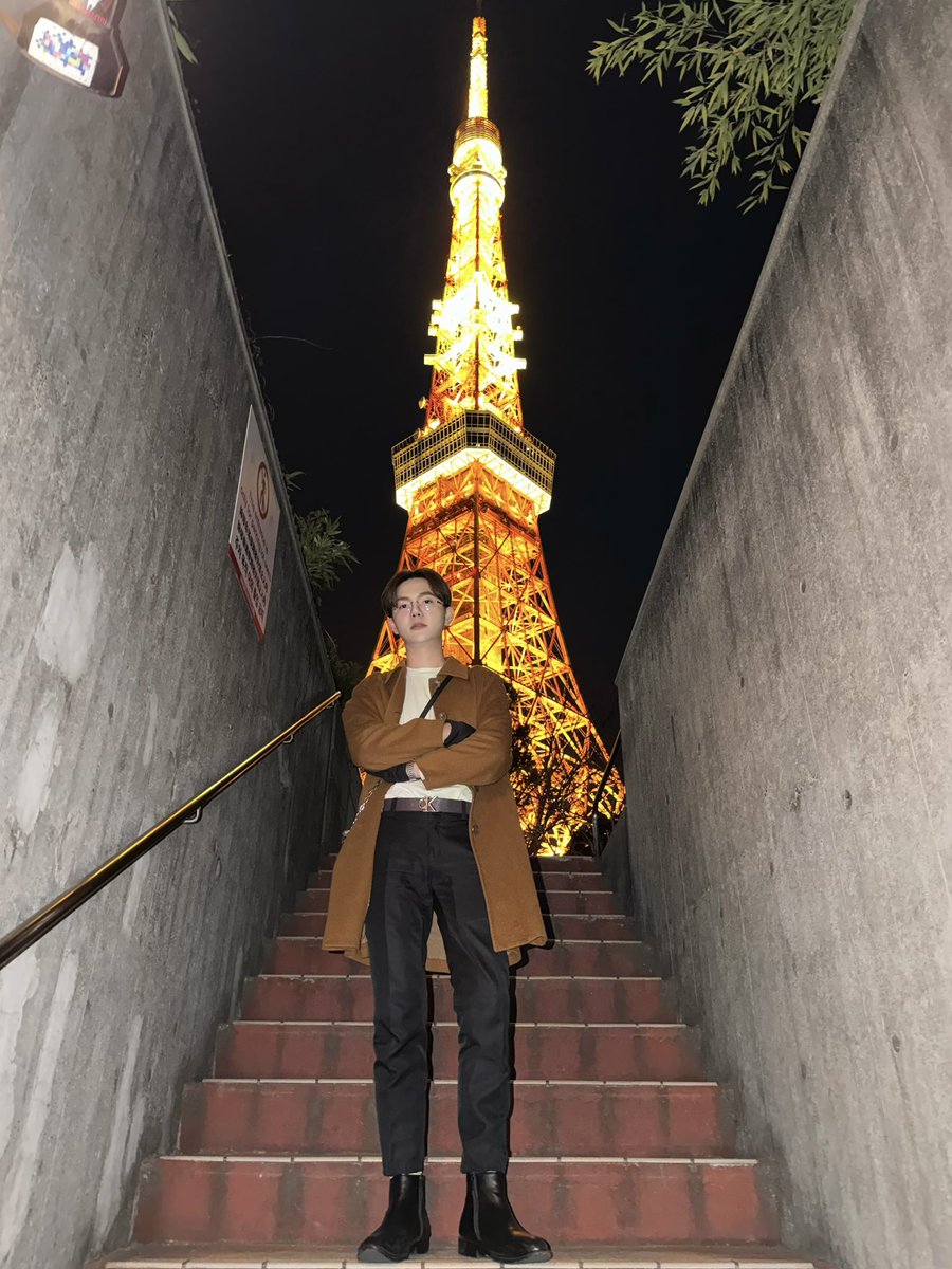 Tankunnitrp's tweet photo. Dracula https://t.co/MB3K0KGPZu