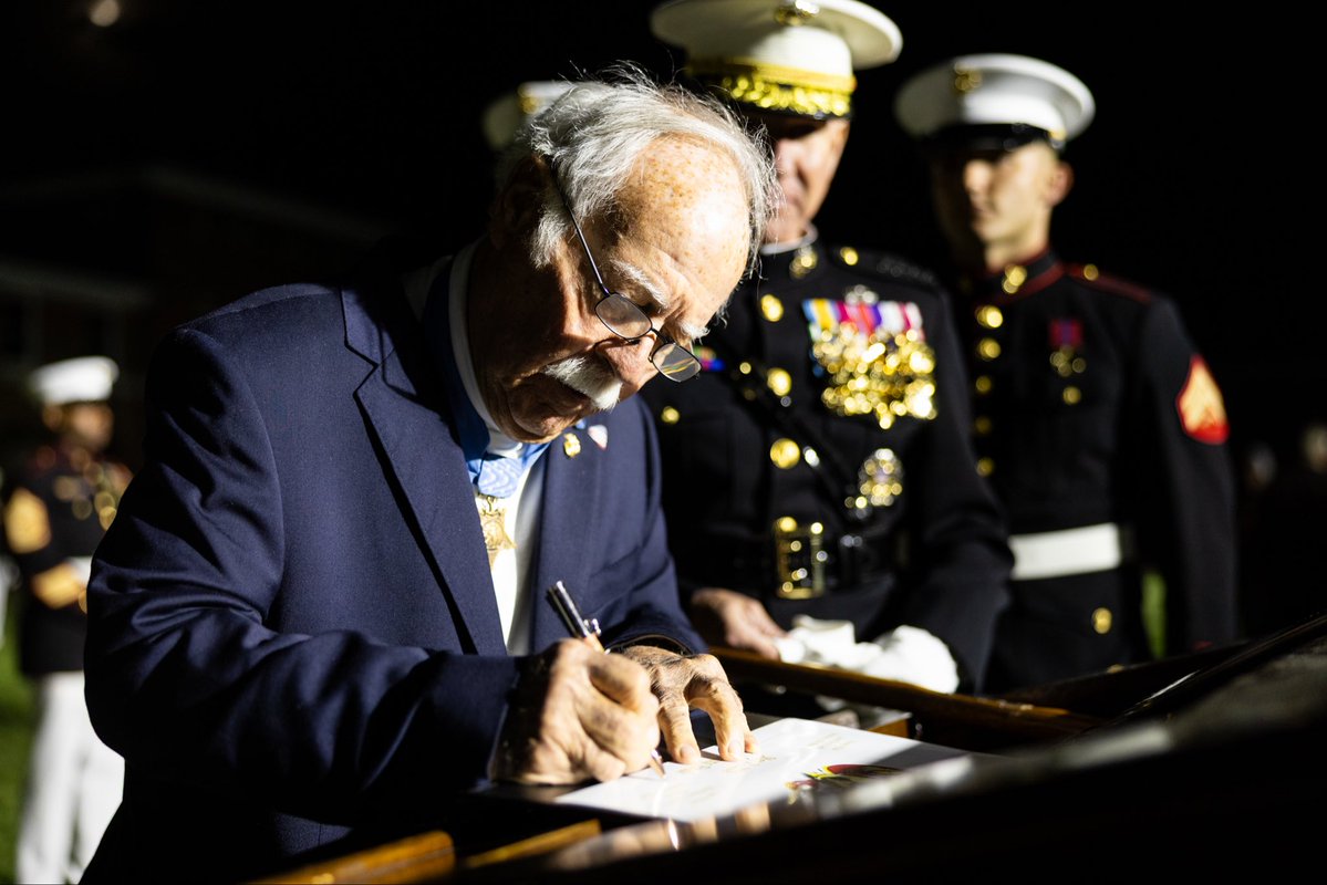 Commandant of the @USMC tweet media