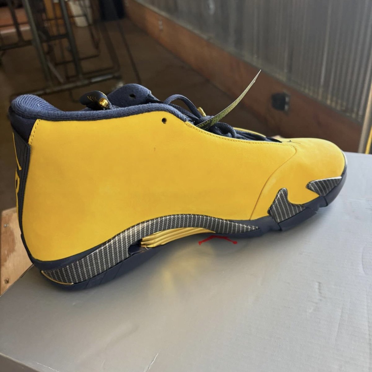 THE VICTORS: First look at Michigan’s Air Jordan 14 PE 〽️

📷 tschettergearshop (IG)