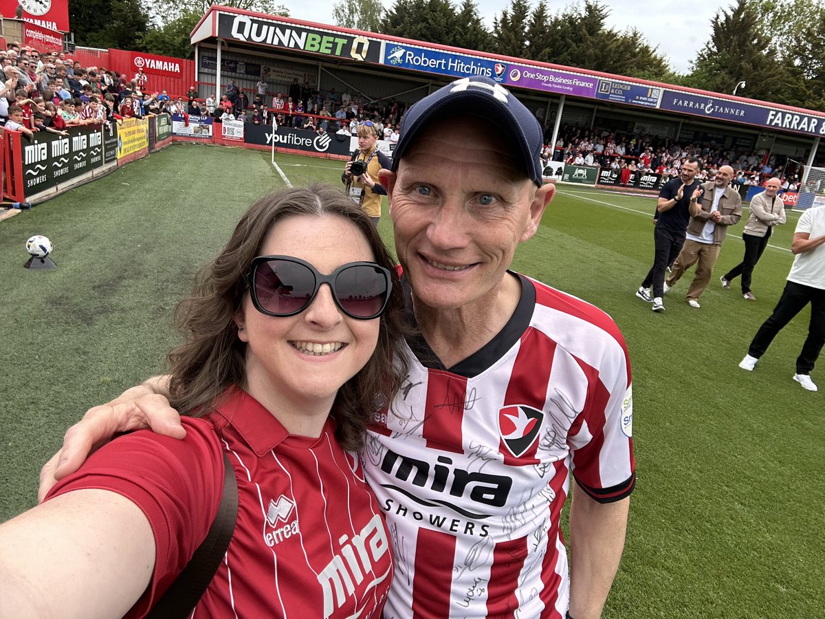 _JEC's tweet image. The guy that made me fall in love with the beautiful game and why I’m still wearing a Cheltenham Town shirt #hero
