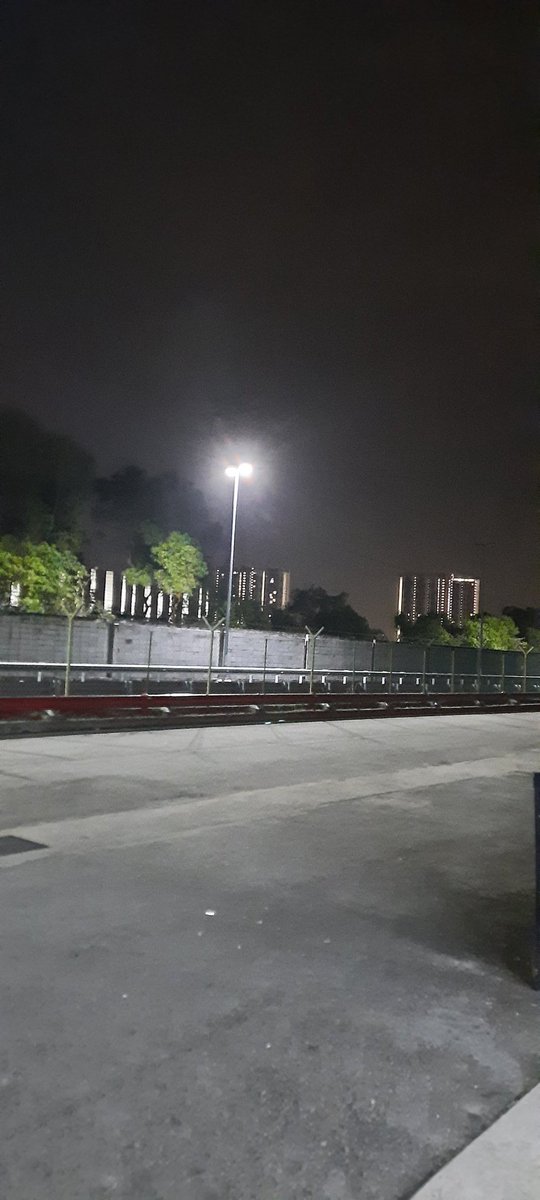 bradermang's tweet photo. Kenangan kerja malam...harap tidak lagi kena dua minggu deret...boleh jadi biol oii..😆 https://t.co/7QkVNAP0y4