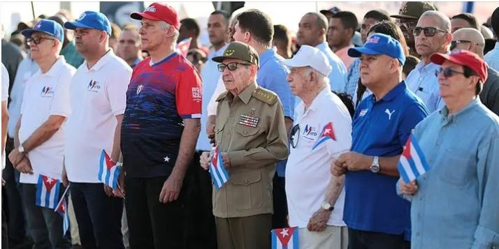 #RaúlEsRaúl <a href="/DiazCanelB/">Miguel Díaz-Canel Bermúdez</a> #CubaEstáFirme #CubaNoEstáSola #CubaVencerá #CubaEsRevolución #CubaVsBloqueo #CubaViveEnSuHistoría #LaHabanaViveEnMí <a href="/gobhabana/">Gobierno La Habana</a>