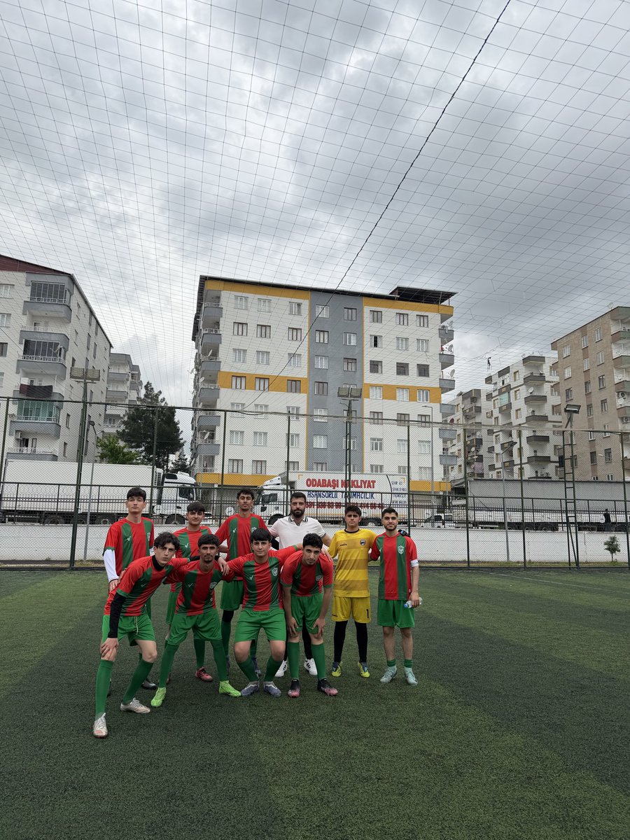 tugvalice's tweet photo. Genç Lig programı kapsamında, Lice ilçe birincisi Lice Anadolu F.C ile Çınar ilçe birincisi takım arasında gerçekleştirilen karşılaşma, İl Temsilcimiz Sayın Abdullah Kikizade’nin teşrifleriyle başlamıştır. https://t.co/5ovHN61ltR