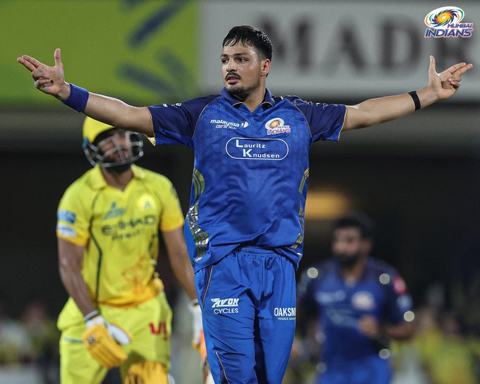 Ghazanfar 🤝 First over wicket! 🔥