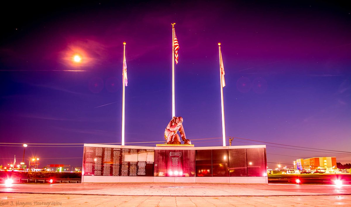 GrayBoy99's tweet photo. Inviting you to light up red this weekend to honor the fallen and their family #firehero2026 #NFFFLightTheNight2026 https://t.co/vOUra2vynu