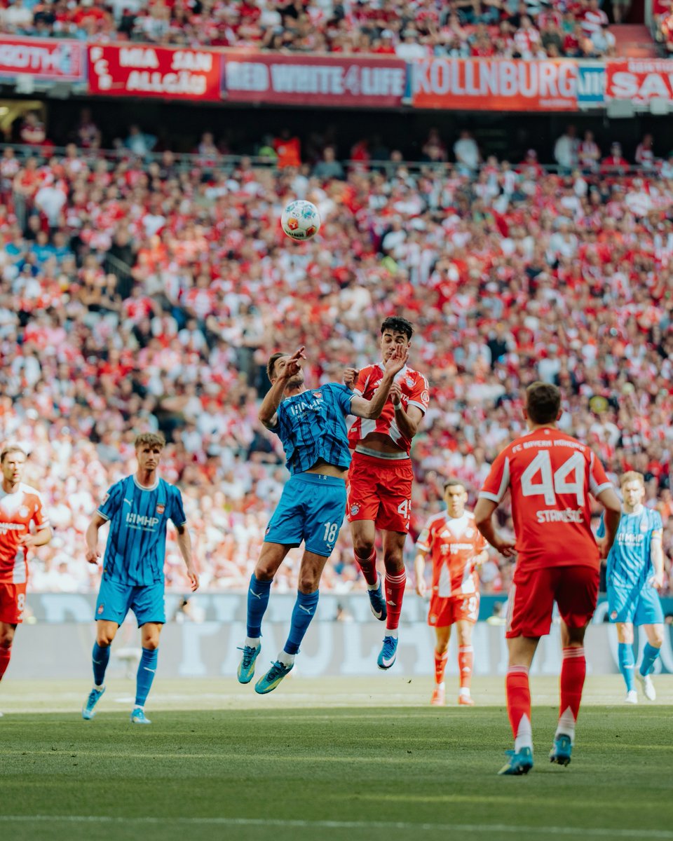 FCH1846's tweet photo. Alles auf dem Platz gelassen – Stolz auf die heutige Leistung! 🫰

🔴🔵 #FCBFCH https://t.co/pIKMZ5U0Cq