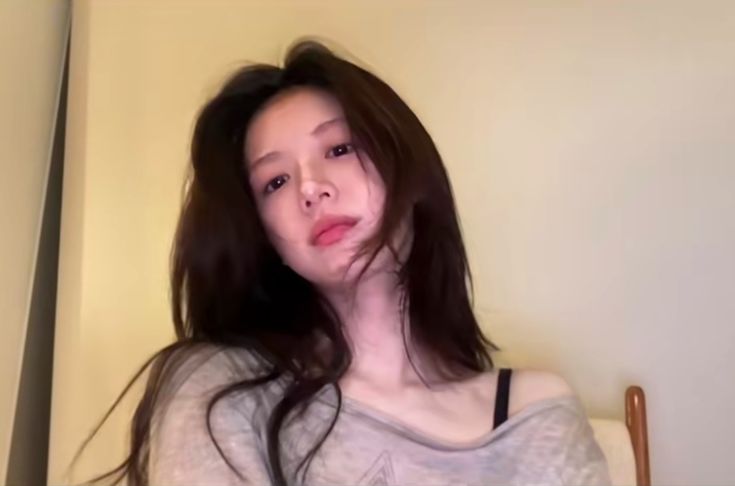 𝖬𝖺𝗇𝗂𝗌𝗁𝖺. tweet media