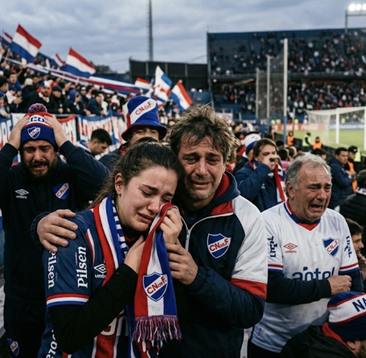 Cómo lloran los hinchas de Nacional tweet media
