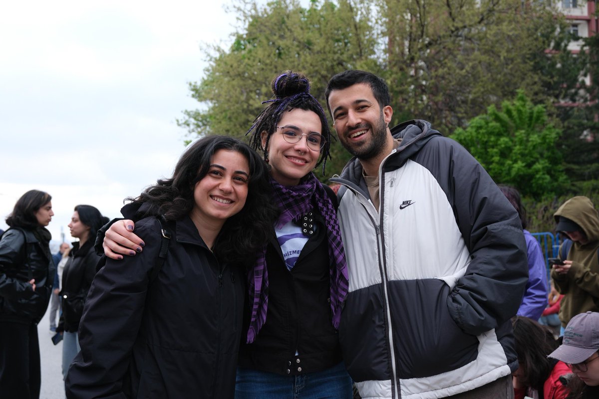 Kübra Özyurt tweet media